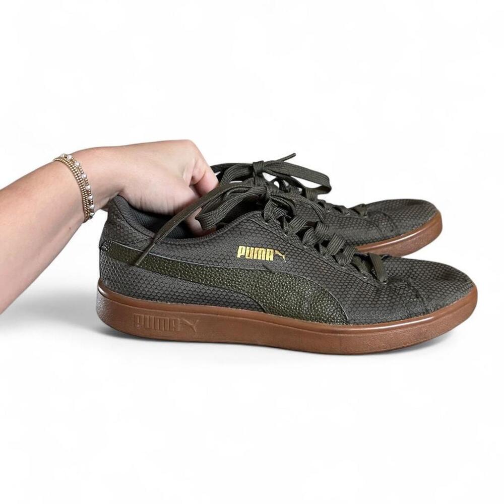 Men’s PUMA Smash v2 Ripstop in an olive green